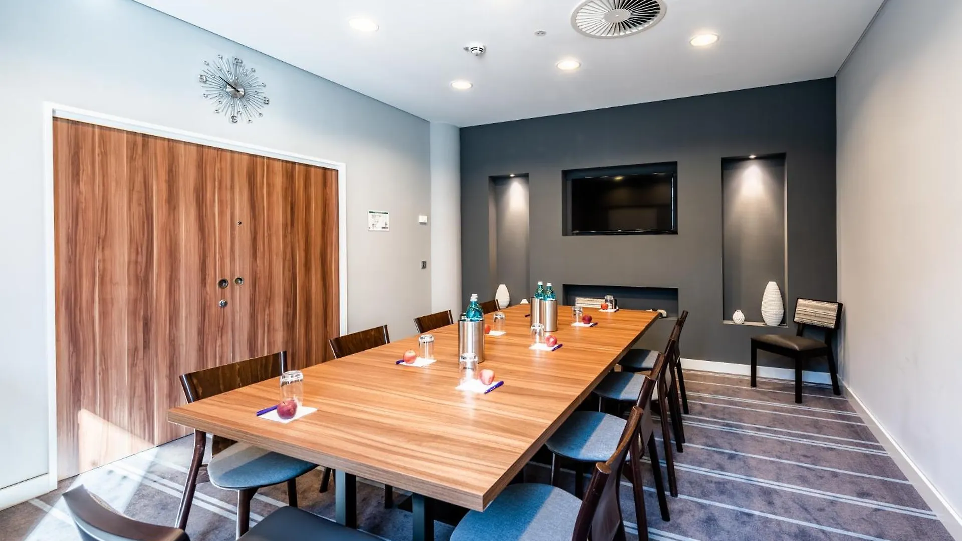 Premier Inn Duesseldorf City Centre 3*, Dusseldorf